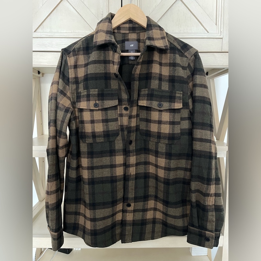 H&M Black and Tan Plaid Flannel Button Shacket